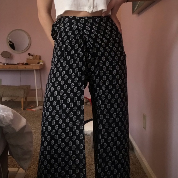 paisley print black and white palooza pants - Picture 2 of 6